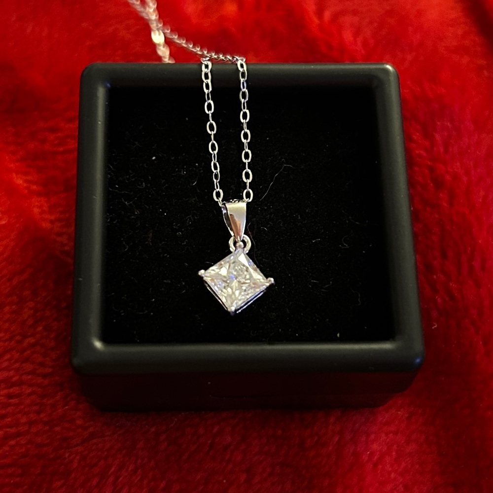 Luxury Moissanite Diamond 1.0 CT square pendant necklace Retail $499
